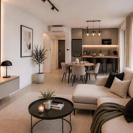 2 Bedroom Stunning In *
